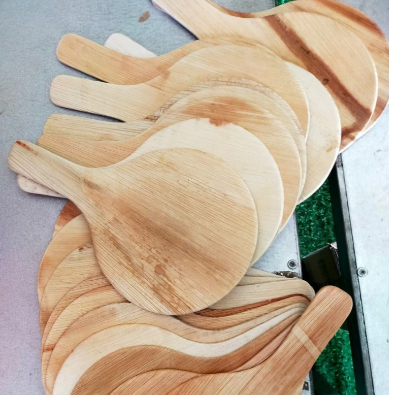 Làm thế nào để chọn quạt mo cau làm quà tặng ý nghĩa mà không làm lãng phí?