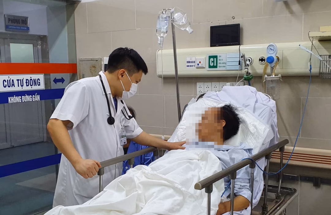 Bệnh nhân đột quỵ tại Bệnh viện Bạch Mai Bệnh nhân bị đột quỵ tại Bệnh viện Bạch Mai