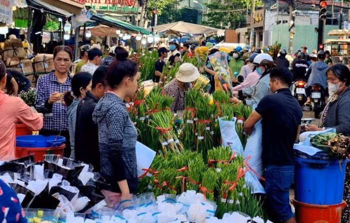 Khung cảnh nhộn nhịp tại chợ truyền thống ngày Tết Khung cảnh nhộn nhịp tại chợ truyền thống ngày Tết