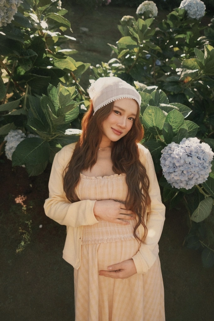 Nhã Phương bật mí sức khỏe và vẻ đẹp khi mang thai lần thứ ba