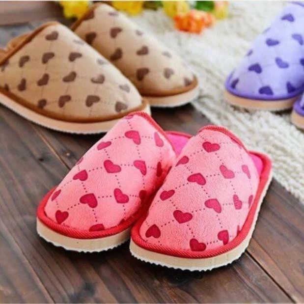 Độ bền thực sự của dép trong nhà: Khi sự êm ái ban đầu gặp thử thách sau tháng thứ ba