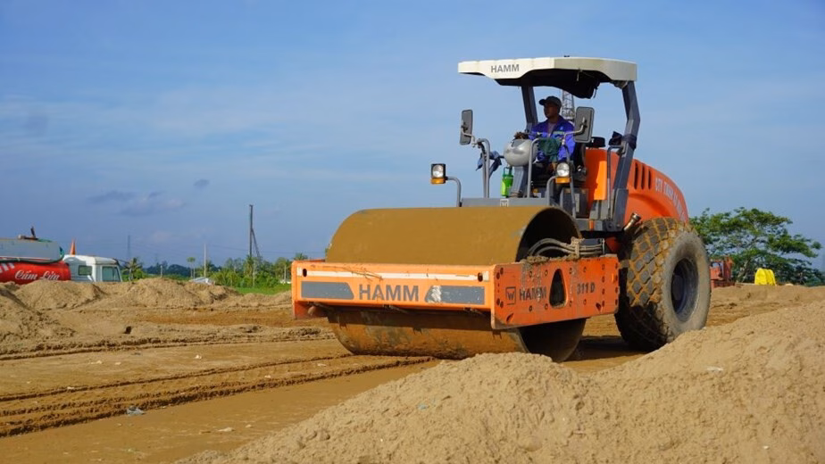 Cao tốc thiếu cát, chủ đầu tư tìm giải pháp thi công mới để đảm bảo tiến độ