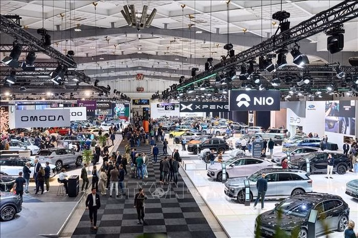 Cảnh hội trường Brussels Motor Show 2026