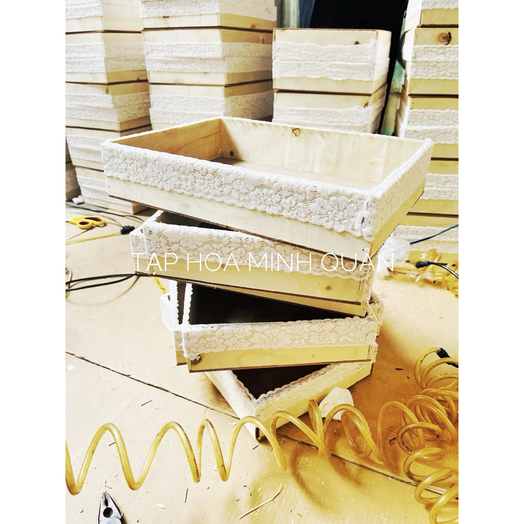 Giỏ gỗ ren sang trọng cho quà Tết, nhưng khi chất quá nặng thường bị biến dạng – một bất ngờ ít người nghĩ tới