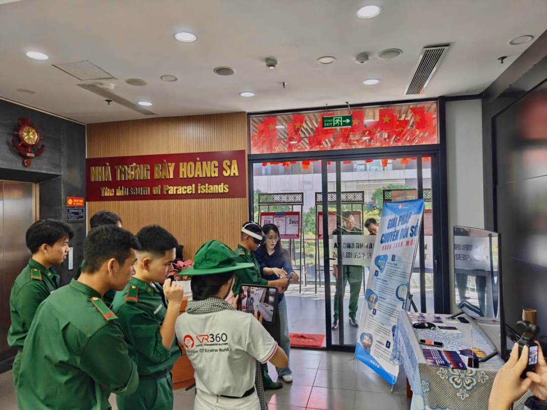 Nhà Trưng bày Hoàng Sa hút khách với hoạt động mới Trải nghiệm không gian số hóa hiện vật, thực tế ảo trong chương trình Báo chí - Nhịp cầu nối đảo xa.