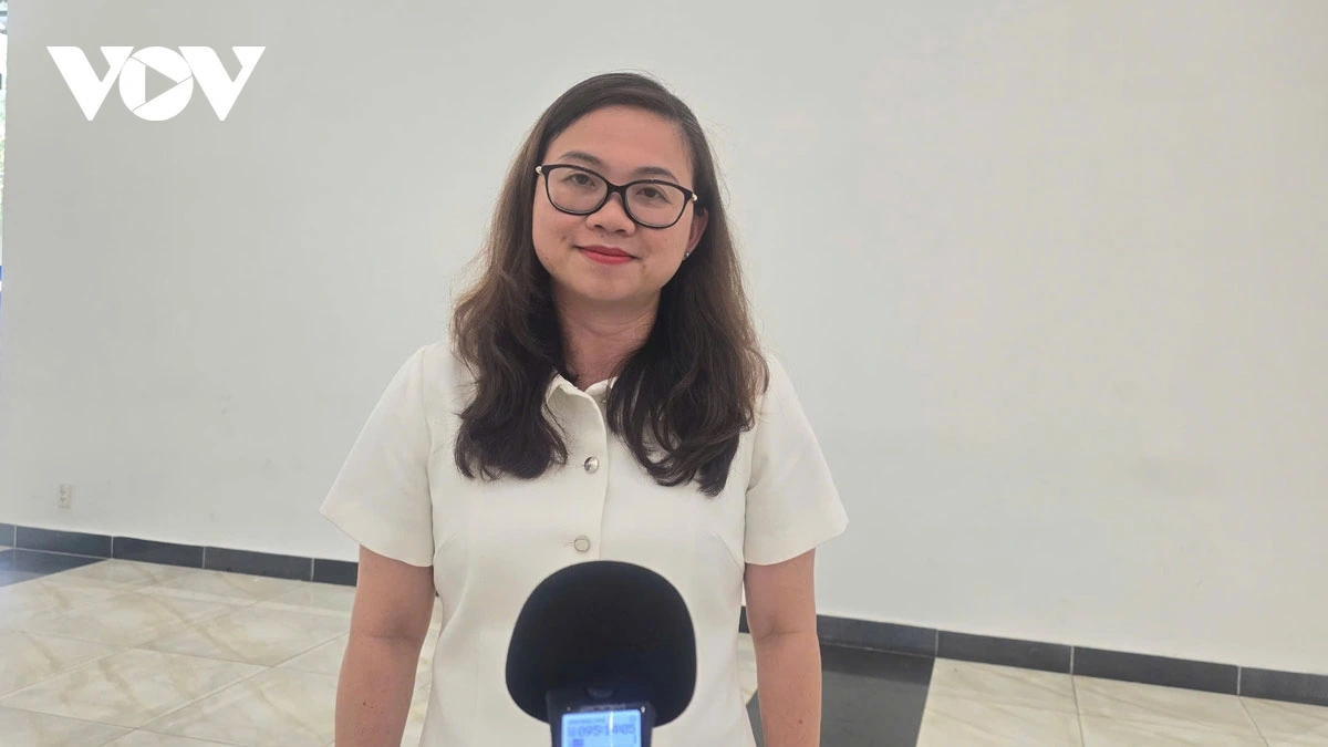 Nhiều doanh nghiệp Việt tìm kiếm thị trường mới sau ảnh hưởng từ thuế cao của Mỹ Bà Huỳnh Đinh Khánh Linh, Giám đốc Trung tâm Thương mại Thế giới Bình Dương