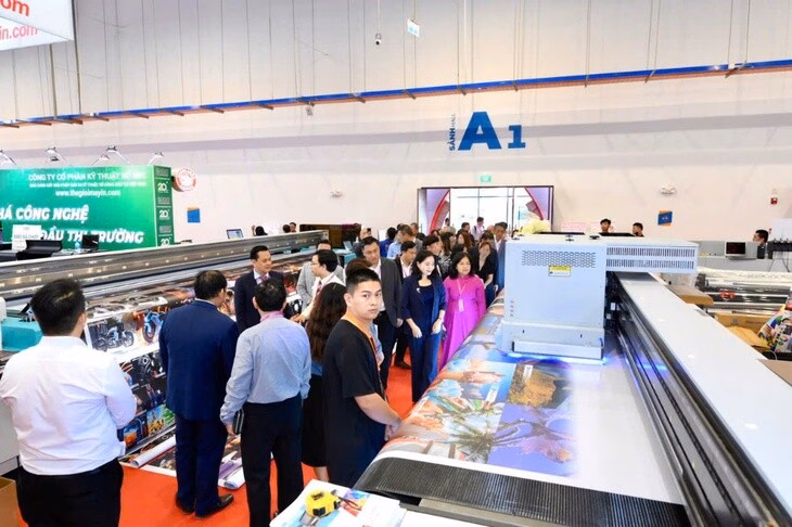 Tuần lễ Quảng cáo và Giải trí Việt Nam 2025: Cơ hội cho hơn 15.000 lượt khách tham gia Triển lãm EMA Vietnam 2025 trưng bày nhiều công nghệ mới - Ảnh: DNCC