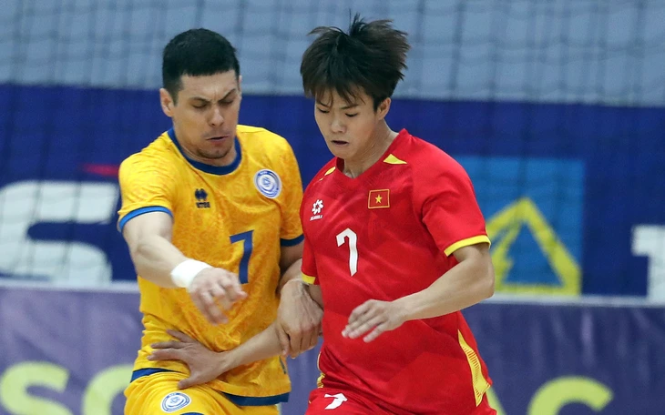 8 đội bóng tranh tài tại giải futsal HDBank Cúp quốc gia 2025 ở TP.HCM Ca sĩ Hoàng Bách có hành động đặc biệt với futsal Việt Nam - Ảnh 3.
