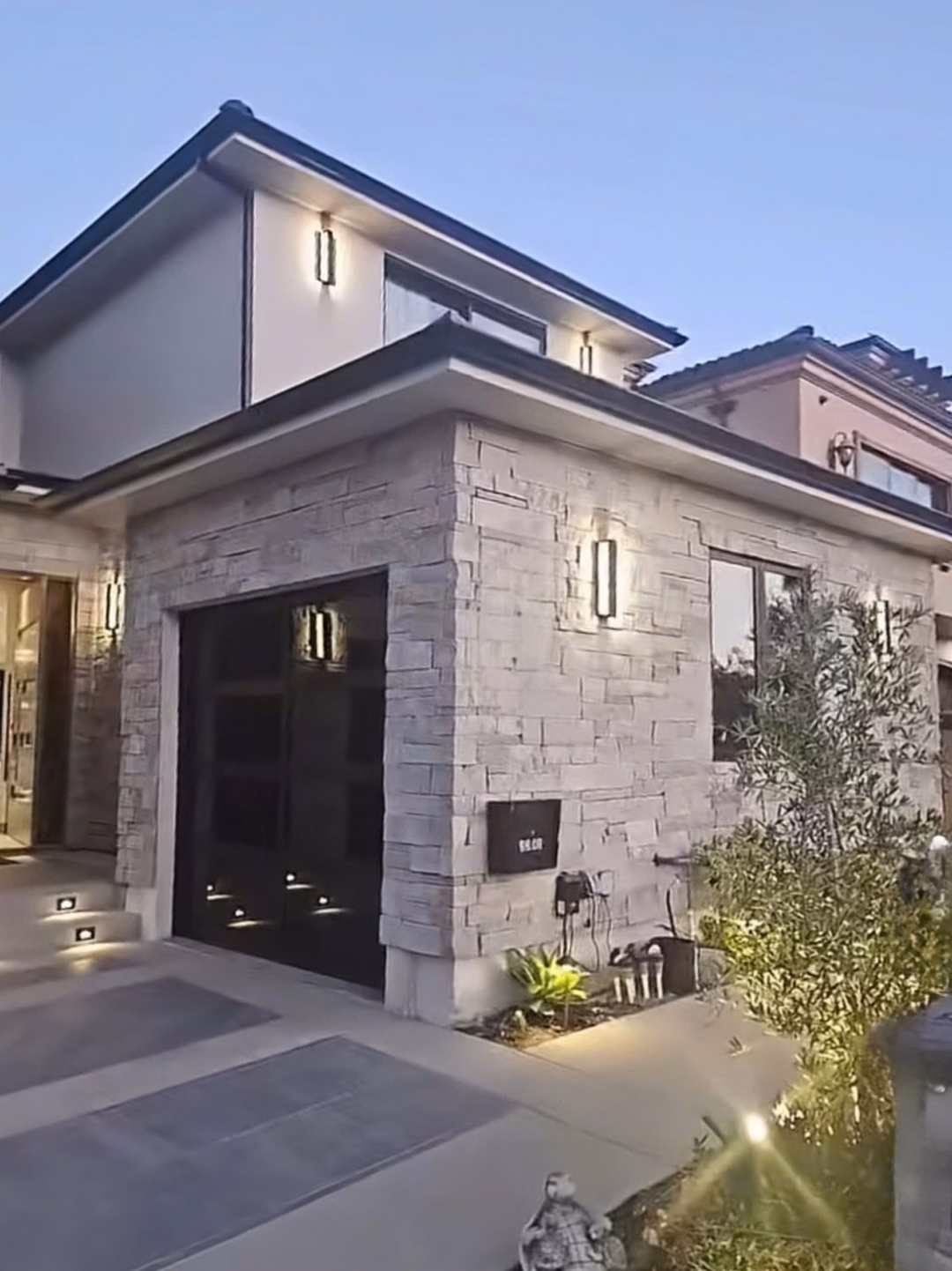Căn nhà 600m2 của ca sĩ Hương Thủy ở Mỹ có giá hơn 100 triệu USD Ngỡ ngàng trước biệt thự ven biển đắt tiền của ca sĩ Hương Thủy - 3
