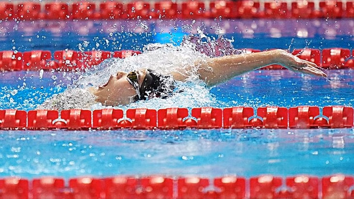 Cô gái 12 tuổi gây sốt giải vô địch thế giới với thành tích bơi 200m hỗn hợp gần bằng kỷ lục thế giới Đừng gọi tôi là thiên tài - Ảnh 2.