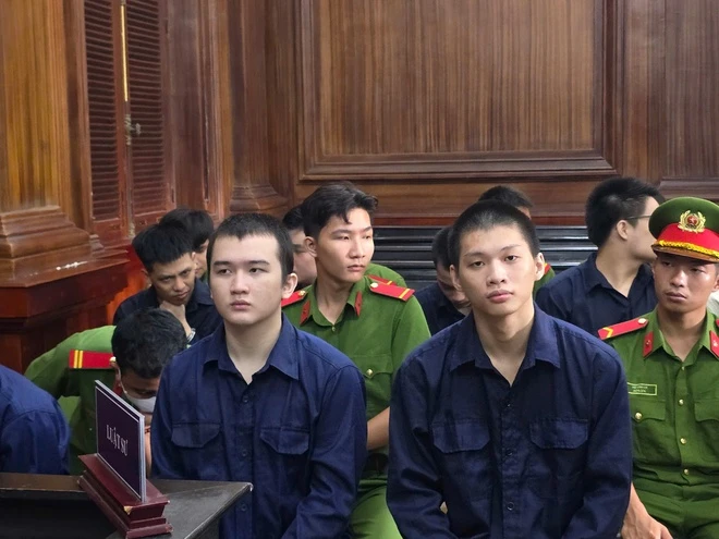 Các bị cáo tại phiên tòa.