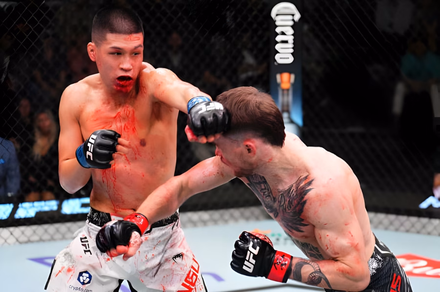 Đại chiến võ sĩ Việt kèn náo UFC Fight Night Dù chưa có chiến thắng, Steven Nguyễn vẫn để lại ấn tượng tốt ở màn ra mắt UFC.