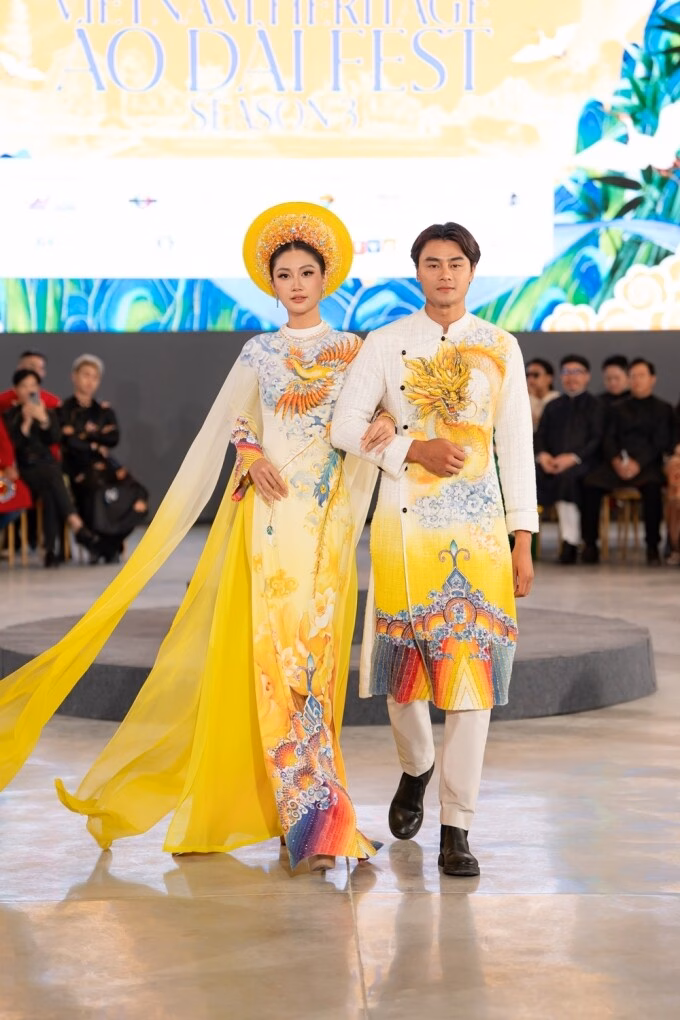 Hoa hậu và người đẹp tôn vinh áo dài tại lễ hội di sản Hoa hậu, á hậu catwalk với áo dài tại Lễ hội di sản áo dài - 12