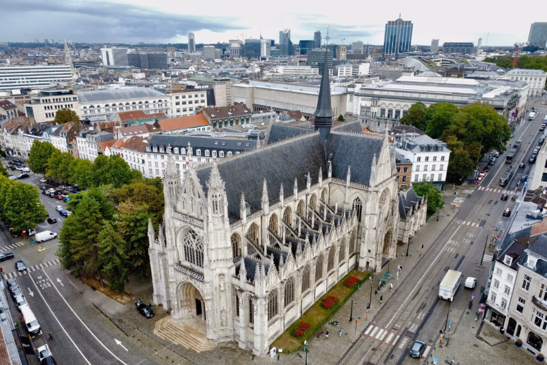 Khám phá Brussels – Điểm đến lý tưởng cho mùa hè với sự kết hợp cổ điển và hiện đại Sablon là nơi giao thoa giữa lịch sử, nghệ thuật và ẩm thực tinh tế (Nguồn hình: Sưu tầm)