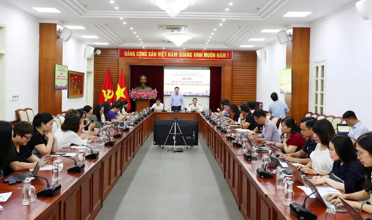 Khởi động giải báo chí vì sự phát triển văn hóa Việt Nam giai đoạn III Toàn cảnh họp báo