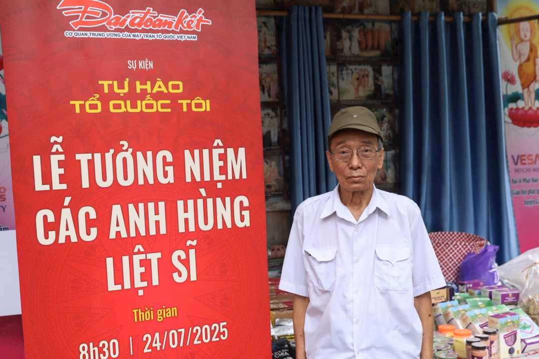 Lễ Tưởng Niệm và Nguyện Cầu Quốc Thái Dân An khởi động Hành Trình Báo Công Ông Nguyễn Huy Đưởng (77 tuổi, xã Gia Lâm) chia sẻ rằng mình sẽ viết một điều gì đó gửi về cuộc vận động sáng tác “Viết tiếp câu chuyện tự hào”. Ảnh: Quang Vinh.