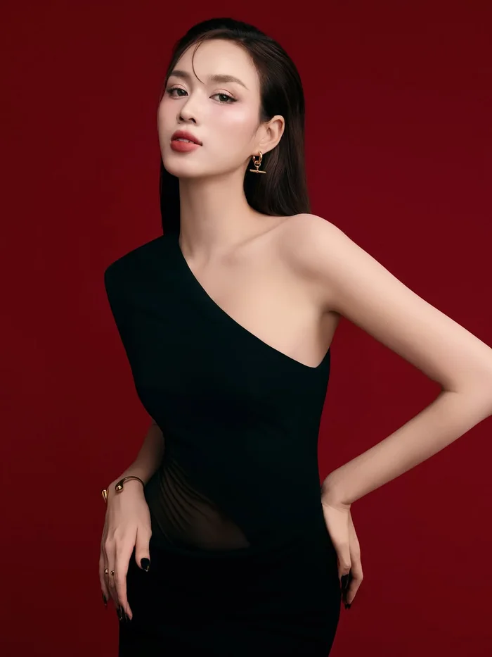 Thần sắc của Hoa hậu Đỗ Thị Hà ngày càng thăng hạng. Ảnh: FBNV