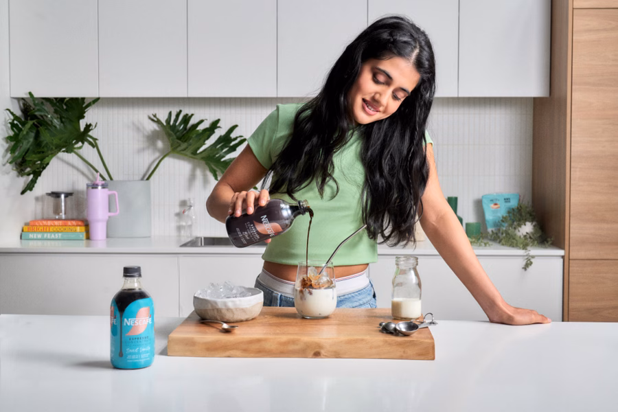 Gen Z thích một ly cà phê đá với nhiều hương vị, kết cấu và bổ sung thêm topping.