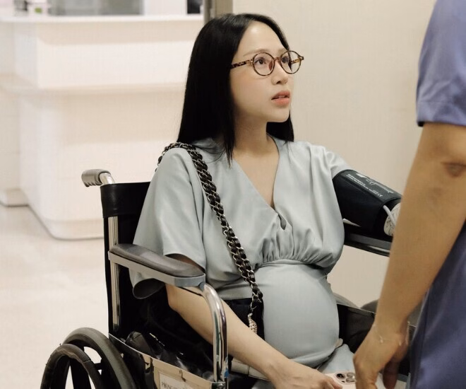 Nữ doanh nhân 26 tuổi 4 lần mang thai và sinh con trong 5 năm Ái nữ Minh Nhựa tươi tắn đón con thứ 3.