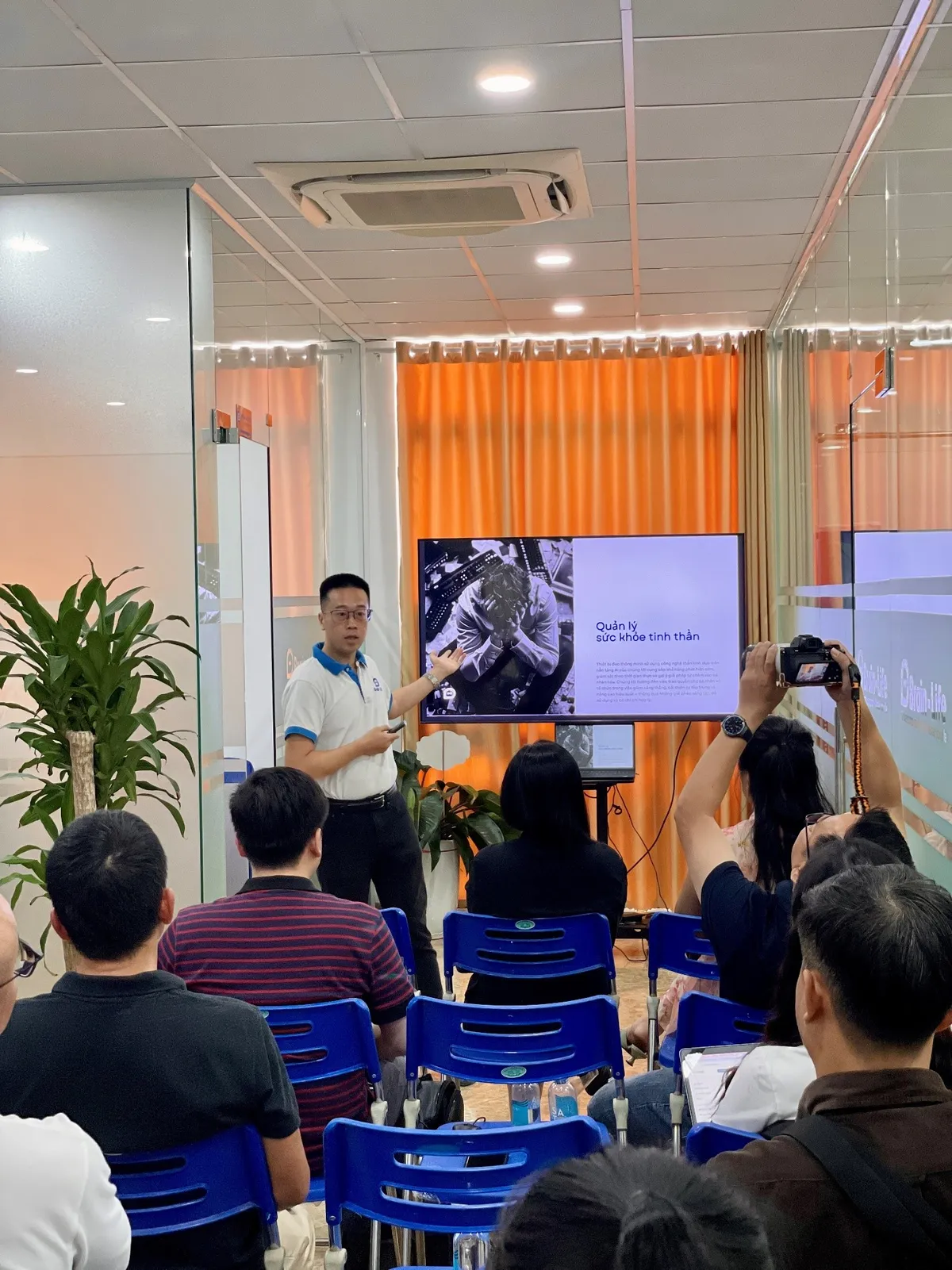 Thiết bị đeo đầu thông minh giúp giảm stress, tập trung Công nghệ AI đa mô hình trong Focus+ giúp cá nhân hóa trải nghiệm, đưa ra các can thiệp kịp thời cho sự tập trung và tinh thần