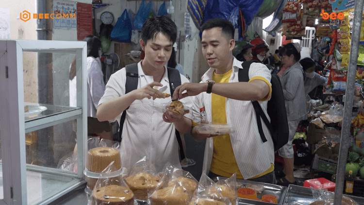 Tuấn Kiệt dẫn Bỏng Ngô Mario thưởng thức sữa ngũ vị tại chợ Thiếc - 2