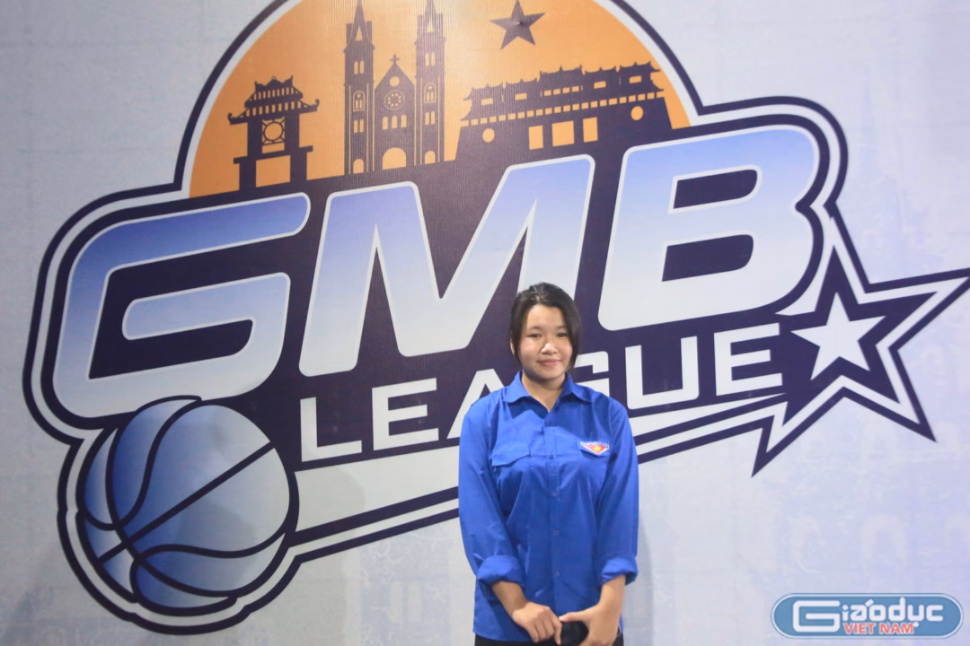 U18 nữ Tây Hồ ngược dòng hạ Yên Hoà trong trận bóng rổ đầy căng thẳng Em Nguyễn Ngọc Nhật Anh - Khán giả cổ vũ cho đội Tây Hồ.