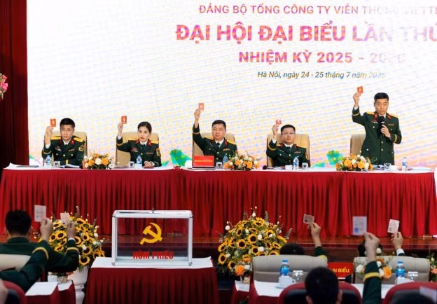 Viettel Telecom đặt mục tiêu trở thành công ty công nghệ hàng đầu thế giới Đại hội biểu quyết thông qua các nội dung quan trọng