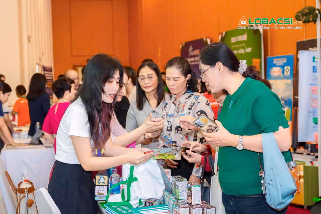 Đồng hành cùng Hội nghị Dinh dưỡng TPHCM mở rộng lần thứ XIII, Hoàng Quân mang đến góc nhìn doanh nghiệp đầy trách nhiệm về vai trò của thực phẩm chức năng chính thống trong chăm sóc sức khỏe cộng đồng.