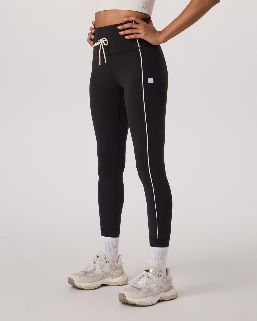 Mỹ phẩm, chăm sóc da và thời trang thể thao dưới 10 USD cho mùa hè Vuori Clothing