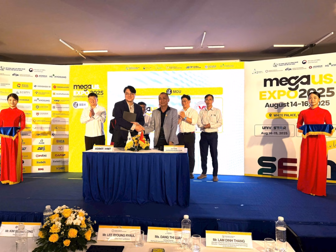 Sự kiện giao thương Việt Nam – Hàn Quốc: Mega Us Expo 2025 sắp ra mắt tại TP Hồ Chí Minh Các bên ký kết thoả thuận triển khai mô hình Triển lãm số cho Mega Us Expo 2025. Ảnh: Q.Định.