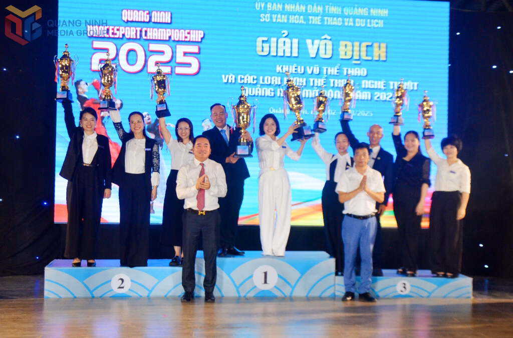 BTC vinh danh đội ngũ trọng tài quốc gia và quốc tế, góp phần vào thành công và uy tín của giải đấu.