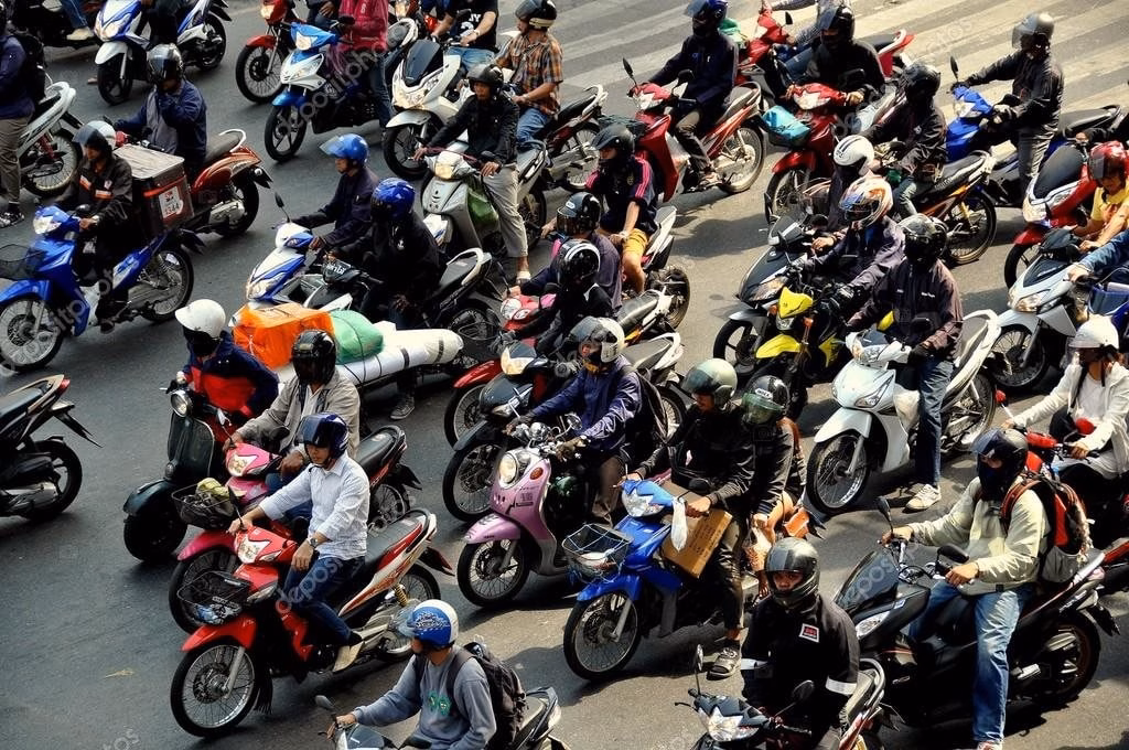 Mặc dù các chính sách này rất hiệu quả trong việc kích cầu, các khoản trợ cấp và ưu đãi thuế được Thái Lan ưu đãi dành cho ô tô điện lớn hơn đáng kể so với xe máy điện.