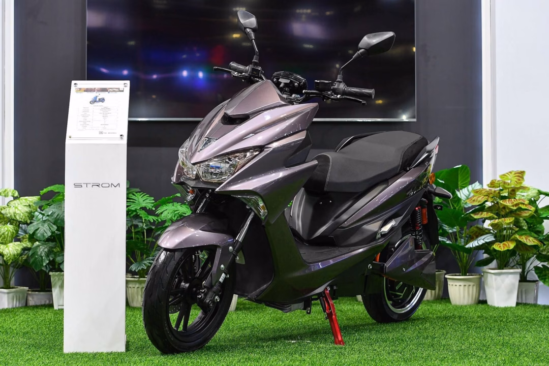 Mẫu xe điện APE AP-400L của Strom.