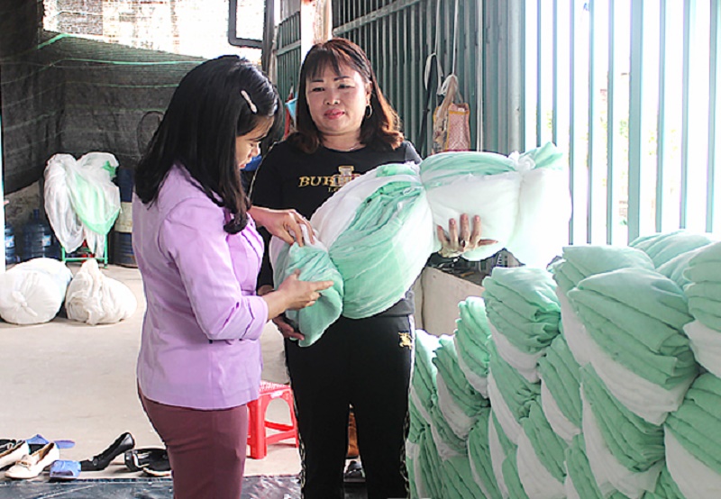 Bằng nghị lực của bản thân, sự kiên trì, không ngừng học hỏi, tích lũy kinh nghiệm và ý chí sáng tạo trong lao động sản xuất, chị đã thực hiện được ước mơ của mình: làm giàu trên chính mảnh đất quê hương, tạo việc làm cho nhiều chị em phụ nữ địa phương.