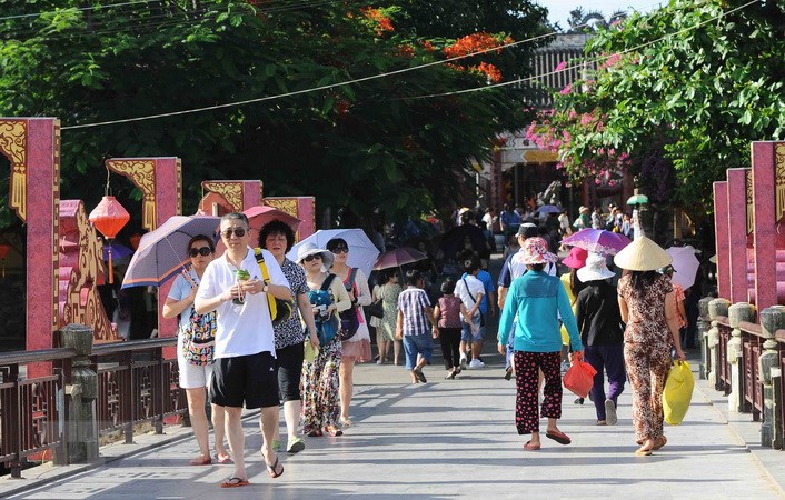 Dù có nhiều lợi thế, song các chuyên gia cũng cho rằng, việc Trung Quốc mở cửa trở lại chưa thể khôi phục thị trường ngay lập tức.