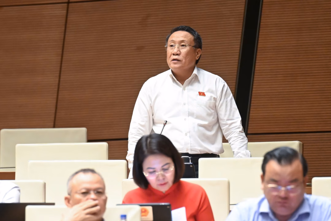 Đại biểu Hà Sỹ Đồng phát biểu. Đại biểu Hà Sỹ Đồng phát biểu thảo luận.