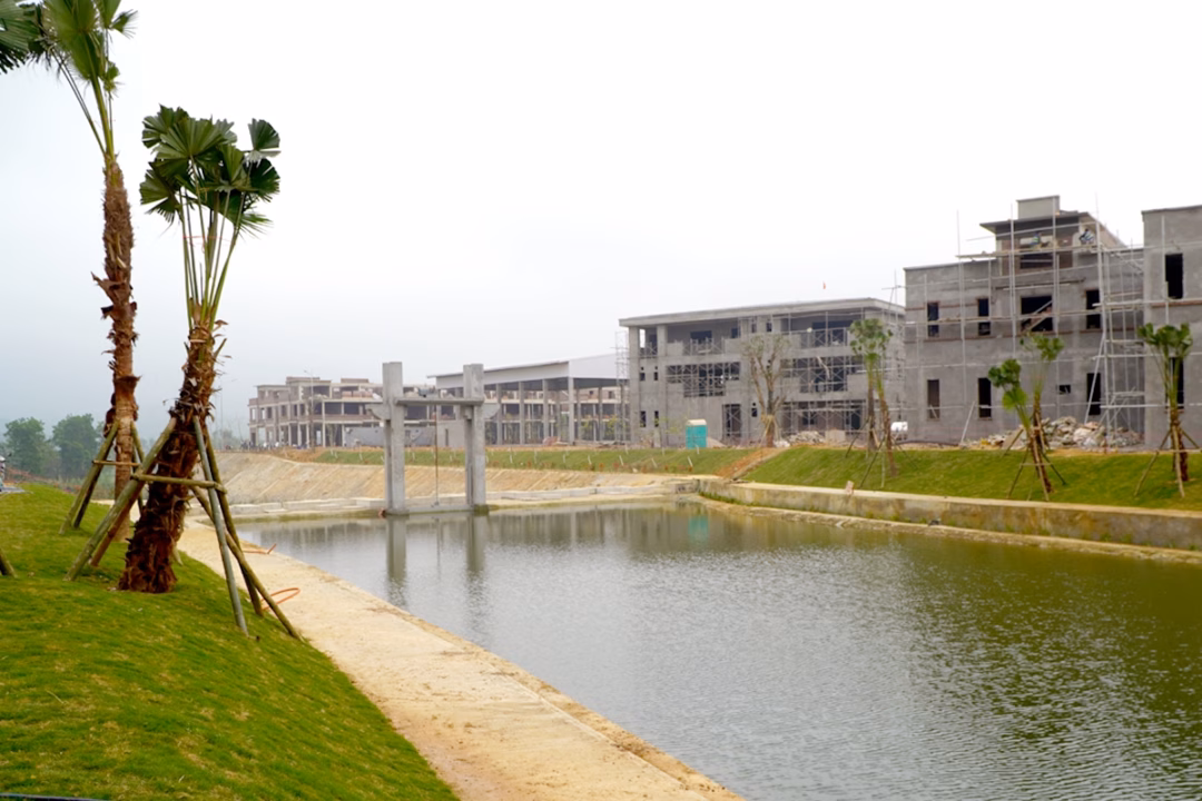 Dự án đô thị ven cao tốc Hàng loạt dự án đô thị ven cao tốc đang được triển khai.