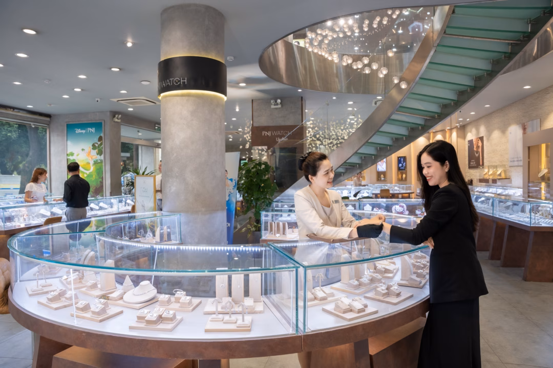 Trải nghiệm mua sắm trang sức cá nhân hóa Trải nghiệm mua sắm trang sức cá nhân hóa tại PNJ