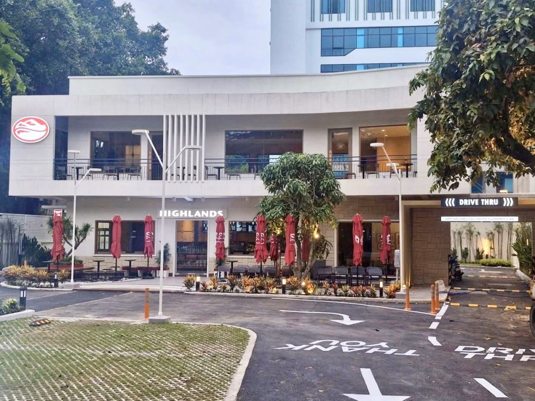 Highlands Coffee thử nghiệm mô hình drive-thru đầu tiên tại TP.HCM Highlands Coffee thử nghiệm mô hình drive-thru đầu tiên tại TP.HCM