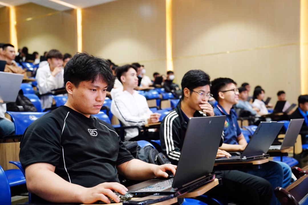 Đà Nẵng đặt mục tiêu trở thành trung tâm công nghiệp công nghệ số và đổi mới sáng tạo hàng đầu Đông Nam Á Sinh viên Trường Đại học Bách khoa (Đại học Đà Nẵng).