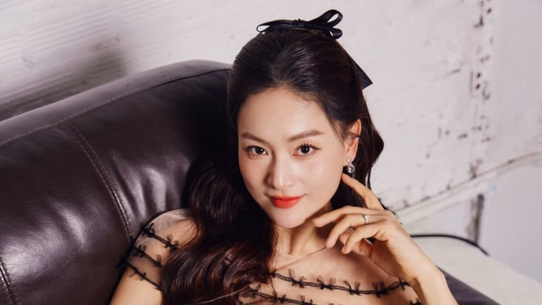 Những chuyện lạ lùng và thú vị từ các tỉnh thành Việt Nam và thế giới Lan Phương đang làm thủ tục ly hôn đơn phương với chồng Tây
