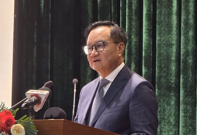 Nguyễn Vĩnh Tr&acirc;n ph&aacute;t biểu tại hội nghị