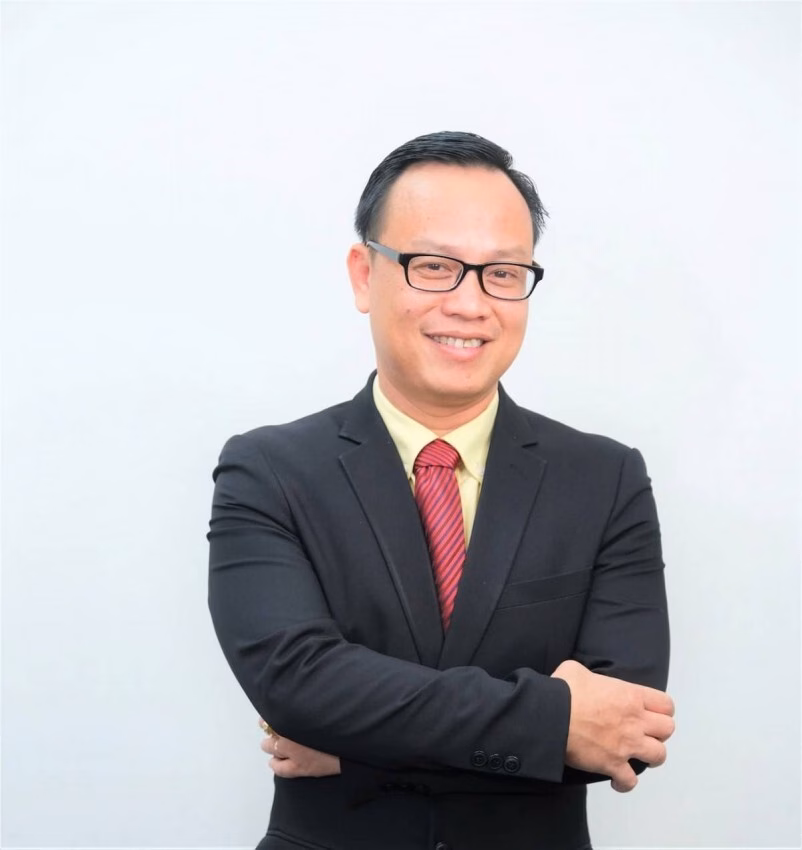 Ban lãnh đạo Tập đoàn Bcons trao bằng khen cho ban chỉ huy dự án Bcons City