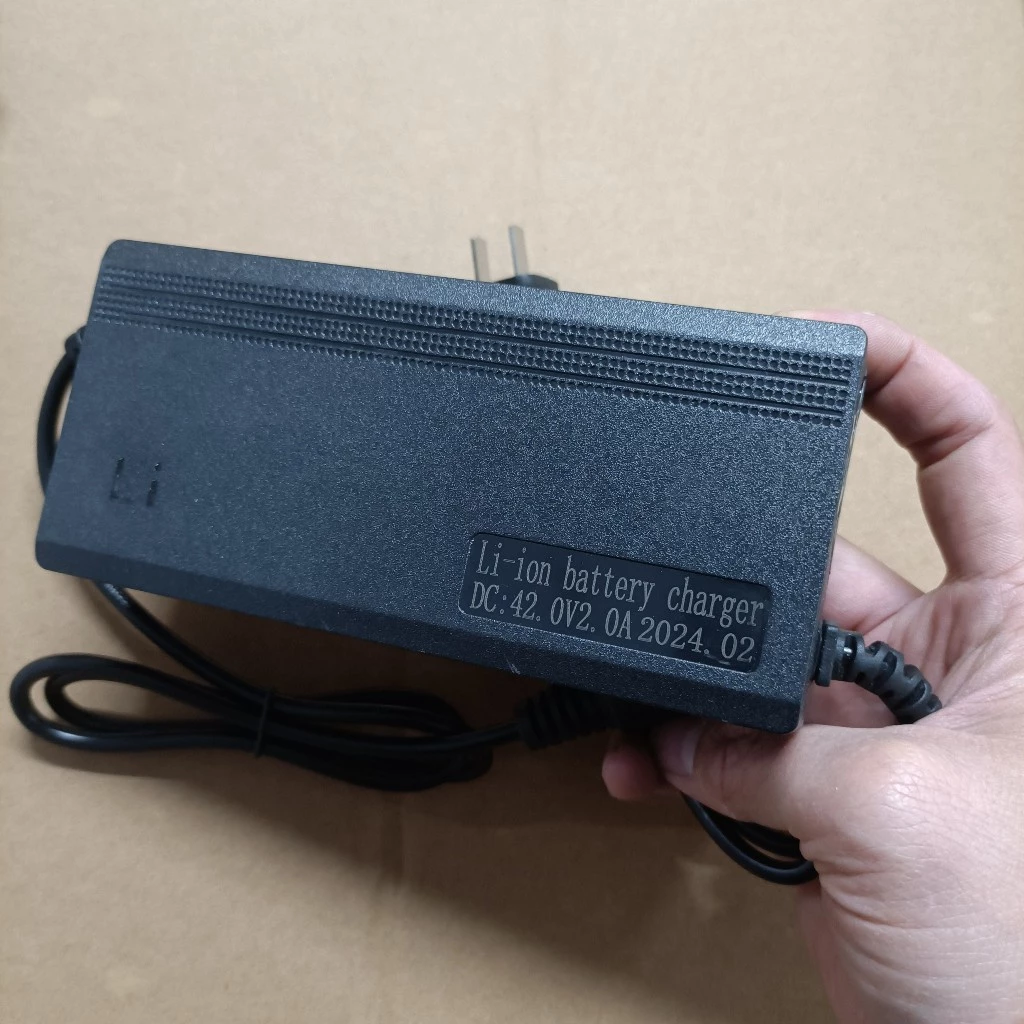 Tôi đã mua bộ sạc 42v 2A cho xe điện cân bằng nhưng nó không hoạt động, lý do là gì?