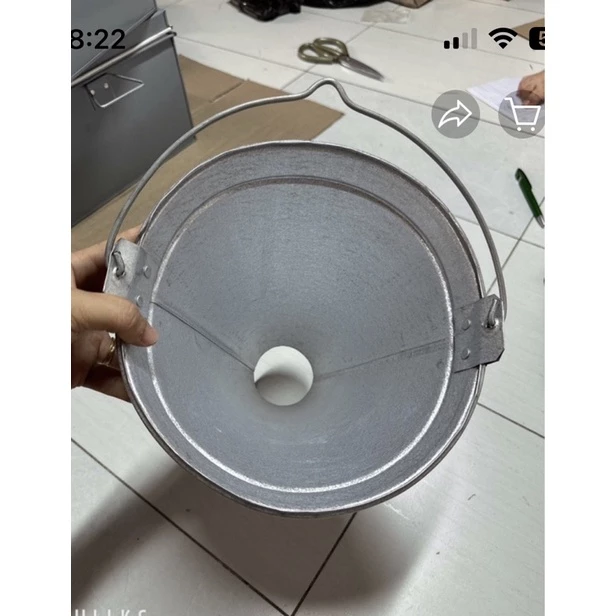 Làm thế nào để chọn phễu cắt tiết gà đúng size cho nhà bếp của bạn?