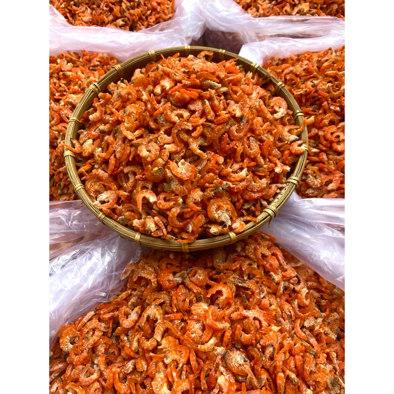 Tôm khô cà mau size nhỏ – bí quyết chống ngán khi ăn nhậu với bạn bè