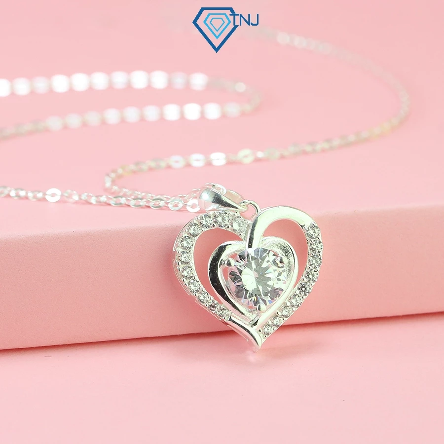 Làm thế nào để chọn dây chuyền bạc nữ hình trái tim đính đá phù hợp cho người yêu mà không khiến cô ấy thất vọng?