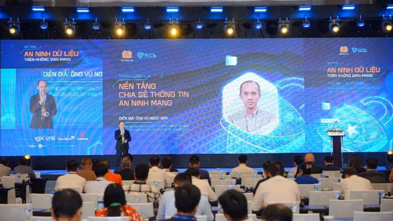 Ngăn chặn thông tin giả: Vũ khí chống lại thế lực thù địch và bảo vệ xã hội