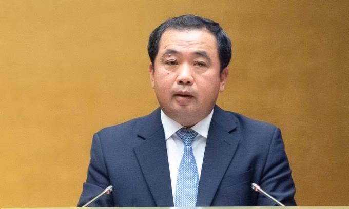 Bộ trưởng N&ocirc;ng nghiệp v&agrave; M&ocirc;i trường Trần Đức Thắng giải tr&igrave;nh chiều 1/12. Ảnh: Media Quốc hội