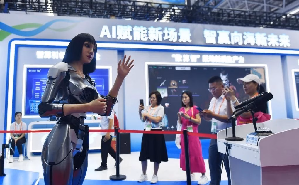 Robot tương tác tại Triển lãm Trung Quốc-ASEAN Robot tương tác tại Triển lãm Trung Quốc-ASEAN